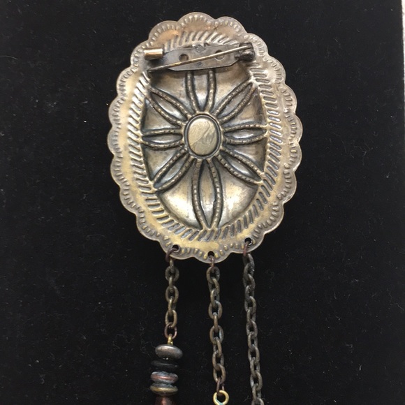 Retro-Style Antiqued Brooch - Picture 4 of 4